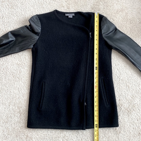 Vince Women's‎ Size XS Black Leather Sleeve Asymmetrical Boucle Wool Jacket - Picture 8 of 9